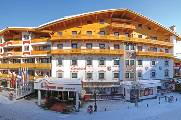 saalbach hinterglemm hotel alpenhotel aussen winter vorschau