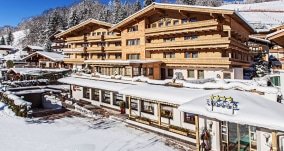 saalbach hinterglemm hotel salzburg winter aussen