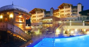 saalbach hinterglemm luxus hotel alpine palace aussen winter